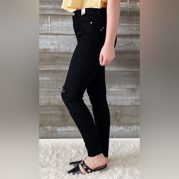 judy blue black skinny jeans heavy distressing raw hem JB88562REG BK - Picture 6 of 16